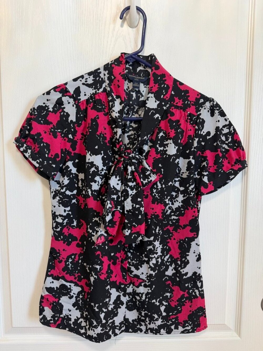 Banana Republic Pink Black Abstract Print Tie-Front Short Sleeve Blouse